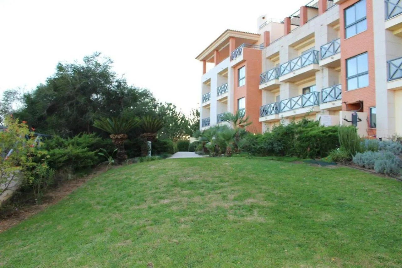 Charming 3-Bed Apartment In Albufeira